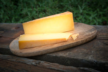Load image into Gallery viewer, Smoked Montgomery Cheddar - Emmett&#39;s
