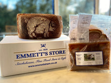 Load image into Gallery viewer, Emmett&#39;s Ham Bread and Chutney Gift Box - Emmett&#39;s
