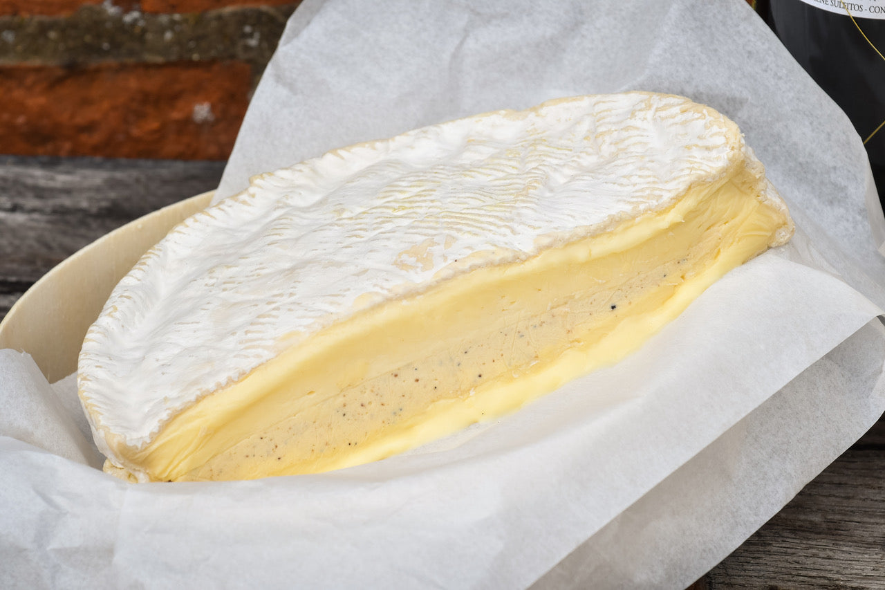 Suffolk pasteurised Truffle Brie - Emmett's